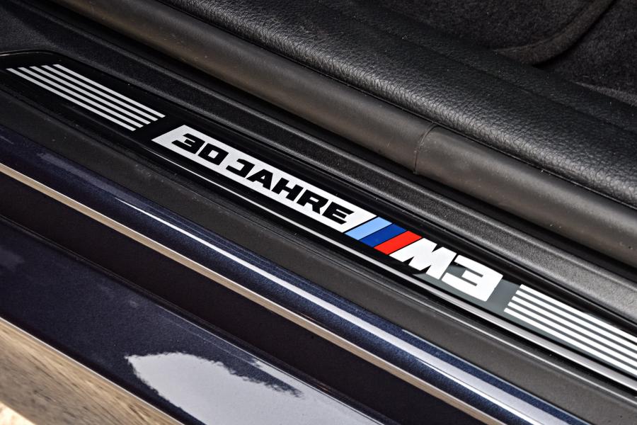 Логотип BMW M3 30 Years M3 2016 года  (фото 29 из 43)